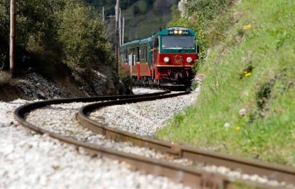 larobla-enlace Tren Costa Verde Express